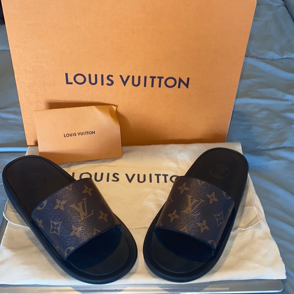 Louis Vuitton Sunbath Mules 38